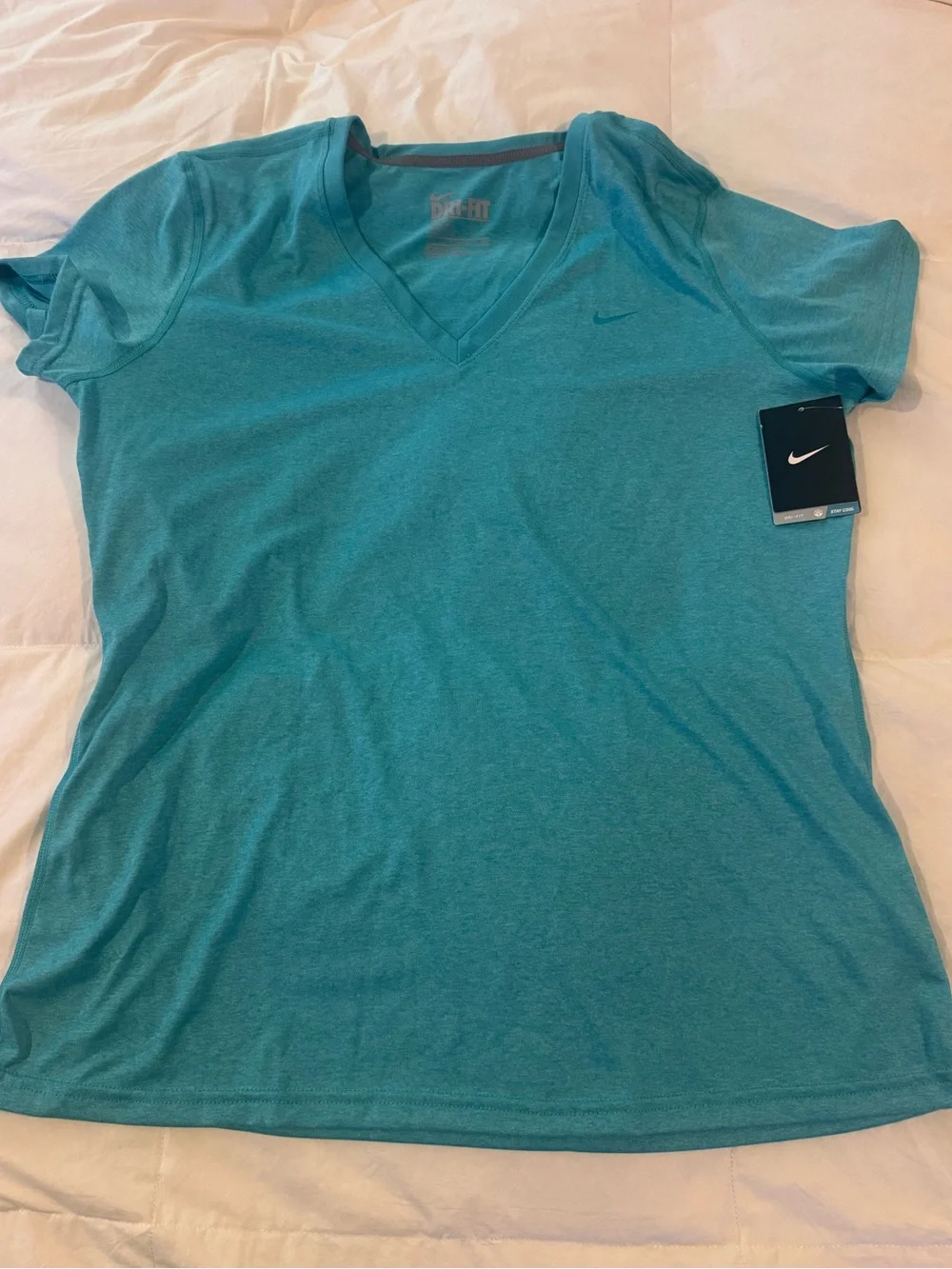 Nike Women's XL Dri-FIT V-Neck Athletic Top - Teal